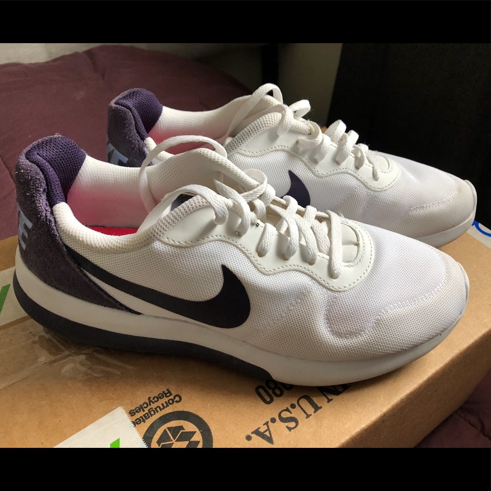EUC Nike Sneakers Women’s Size 9.5 Blue White